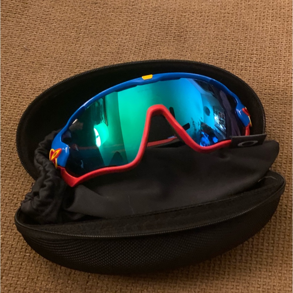 Oakley jawbreaker sports glasses, red/blue frames